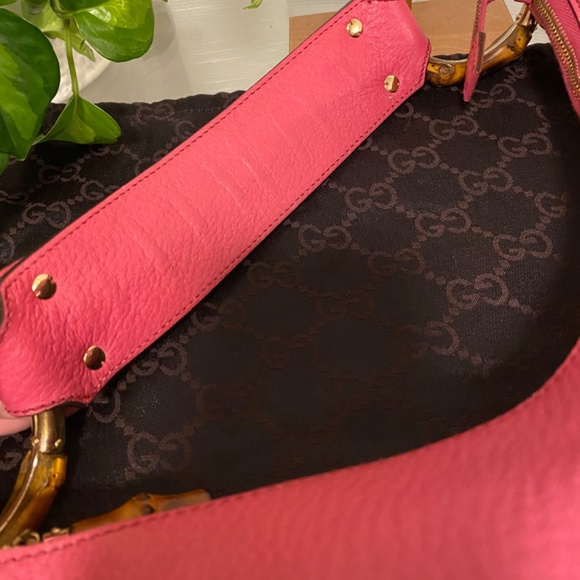 Authentic Gucci crescent hobo shoulder bag in pink - Picture 8 of 11